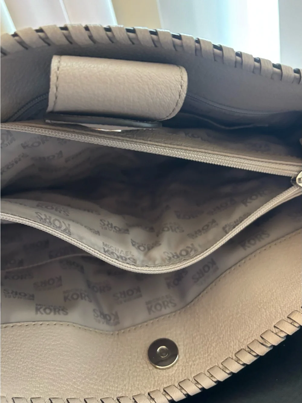 Michael Kors Whipped Hamilton Large EW Tote Color Cement